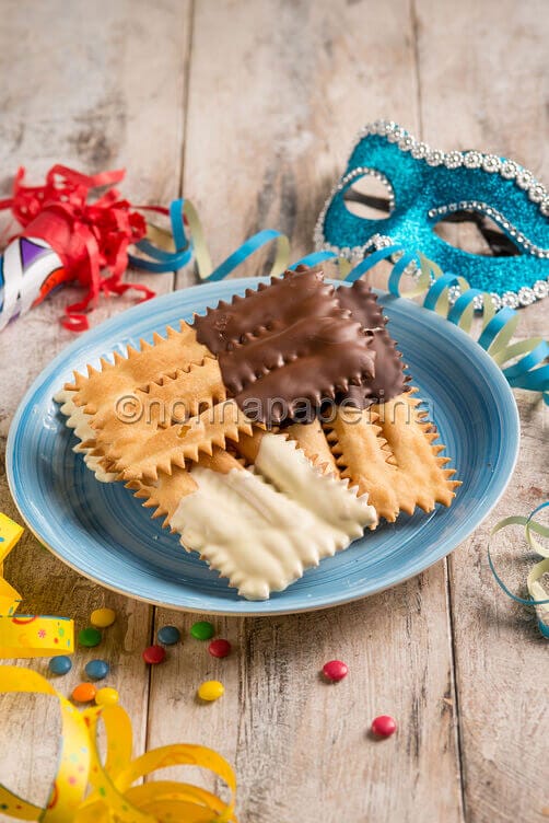 Chiacchiere al cioccolato Chiacchiere al cioccolato