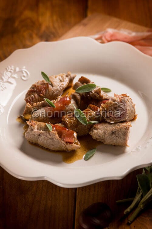 Involtini di carne con castagne e speck