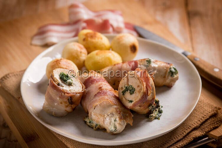 Involtini di pollo con spinaci e pancetta
