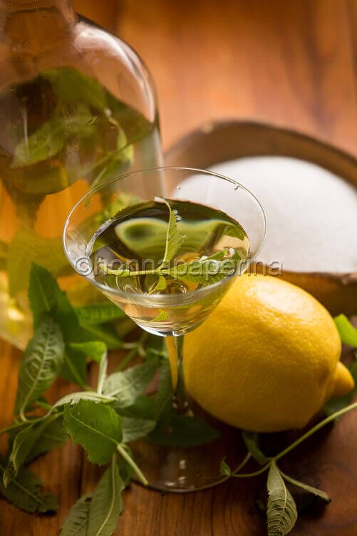 Liquore all’erba cedrina