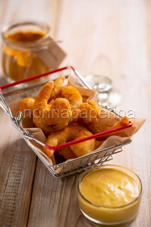 Mazzancolle fritte in tempura con curcuma