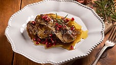 Pollo al melograno, un secondo che gioca con colori e aromi Pollo al melograno, un secondo che gioca con colori e aromi