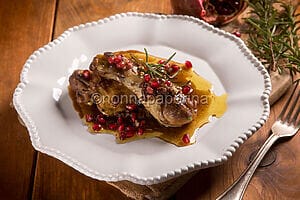 Pollo al melograno, un secondo che gioca con colori e aromi Pollo al melograno, un secondo che gioca con colori e aromi