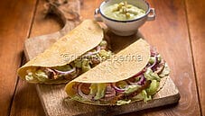 Tacos di anatra ai fiori di cannella, lo street food gourmet Tacos di anatra ai fiori di cannella, lo street food gourmet