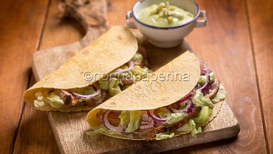 Tacos di anatra ai fiori di cannella