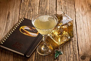 Il cocktail di Miruvor, una bevanda dal Signore degli Anelli Il cocktail di Miruvor, una bevanda dal Signore degli Anelli