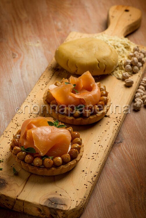 Brisée con ceci e salmone Brisée con ceci e salmone