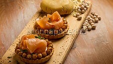 Brisée con ceci e salmone, ottima per antipasti e aperitivi Brisée con ceci e salmone, ottima per antipasti e aperitivi