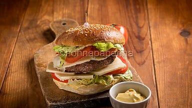 Cheeseburger valdostano con fontina