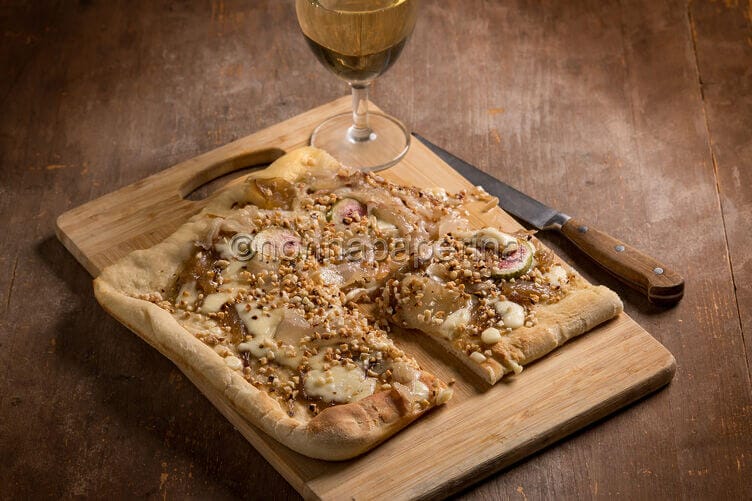 Focaccia gourmet con fontina