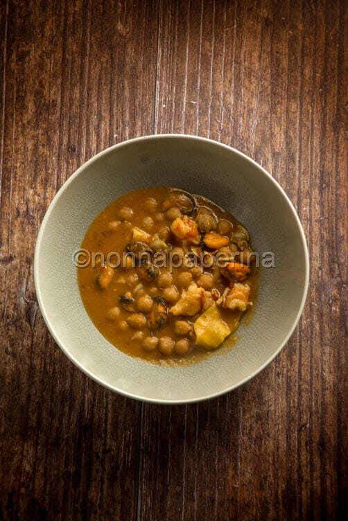 Zuppa di ceci con frutti di mare e malfatti