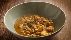 Zuppa di ceci con frutti di mare e malfatti