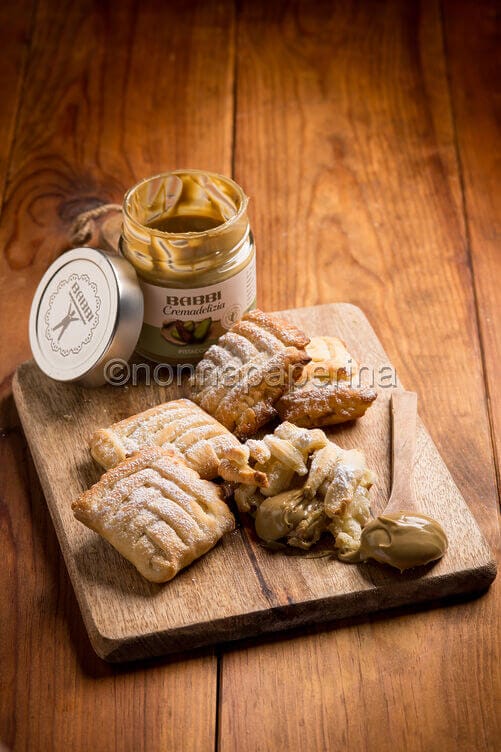 Fagottini ripieni di crema al pistacchio Fagottini ripieni di crema al pistacchio