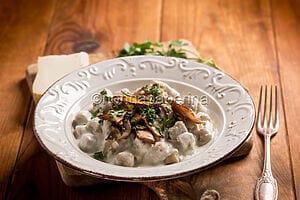 Gnocchi con fonduta di taleggio: un primo vario e squisito Gnocchi con fonduta di taleggio: un primo vario e squisito