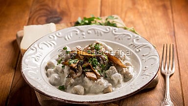 Gnocchi con fonduta di taleggio