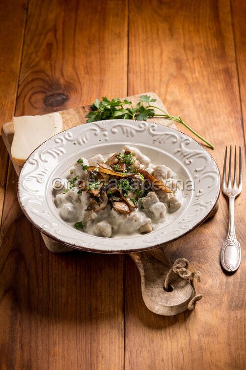 Gnocchi con fonduta di taleggio Gnocchi con fonduta di taleggio