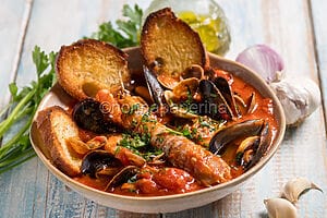 Guazzetto di canocchie e frutti di mare, un secondo elegante Guazzetto di canocchie e frutti di mare, un secondo elegante