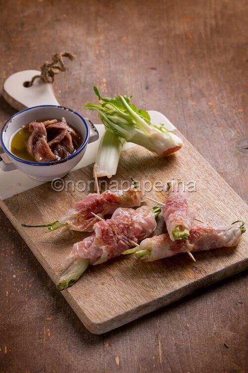 Involtini di puntarelle e pancetta