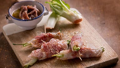 Involtini di puntarelle e pancetta