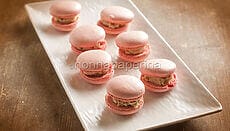 Macaron con patè di coniglio e fichi