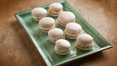 Macaron salati con formaggio di capra