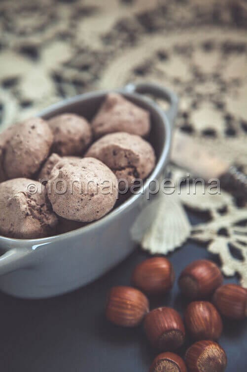 Meringhe alla nocciola