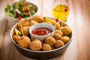 Polpette di pesce: le ricette per una rosticceria sfiziosa Polpette di pesce: le ricette per una rosticceria sfiziosa