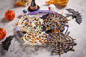 Ragnatele di cioccolato per Halloween: dei dolcetti creativi Ragnatele di cioccolato per Halloween: dei dolcetti creativi