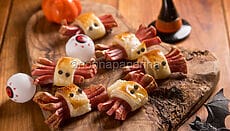 Ragnetti di Halloween con wurstel