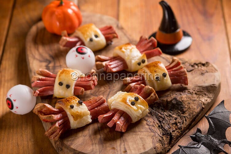 Ragnetti di Halloween con wurstel