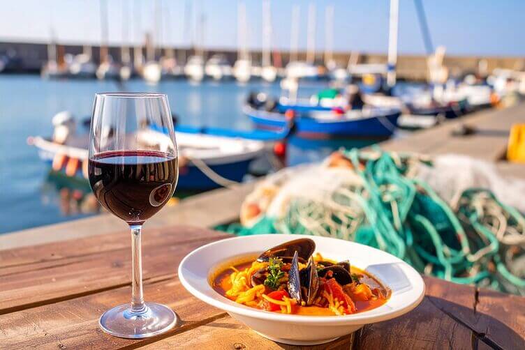 cacciucco alla livornese porto di Livorno cacciucco alla livornese porto