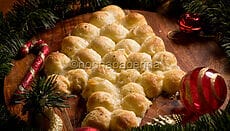 Albero di pasta sfoglia con mozzarelline