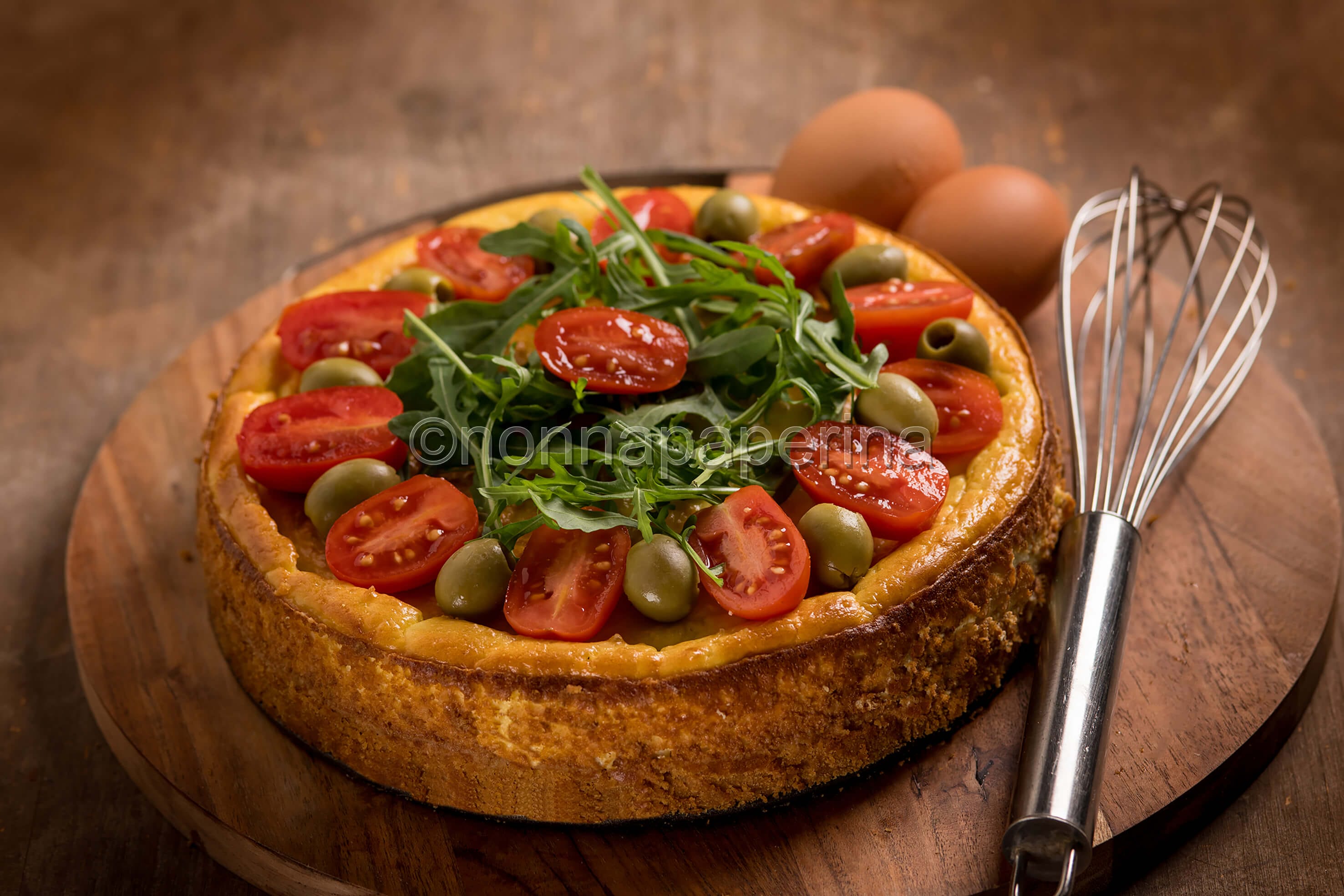 Cheesecake salata con Emmentaler: sembra dolce ma non lo è