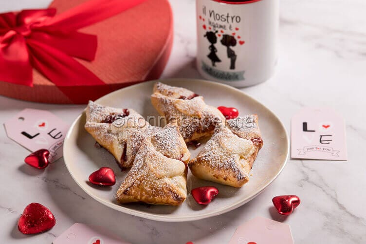 Letterine di sfoglia di San Valentino