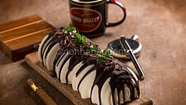 Panna cotta alla menta con glassa al cioccolato