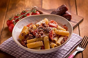 Pasta ai figatelli, un primo rustico dal sapore intenso