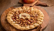 Pasta brisèe alle mele e cannella, un dolce dal sapore unico Pasta brisèe alle mele e cannella, un dolce dal sapore unico