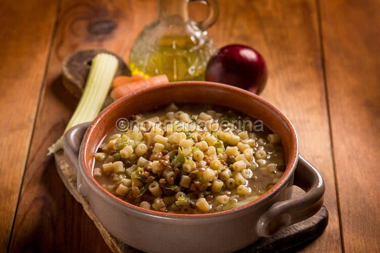 Pasta e lenticchie con la verza