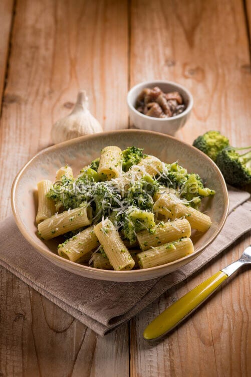 Rigatoni con i broccoli Rigatoni con i broccoli