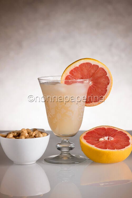 Cocktail al pompelmo e gin Cocktail al pompelmo e gin