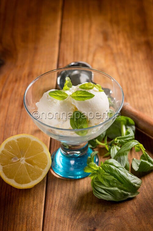 Gelato al basilico e limone