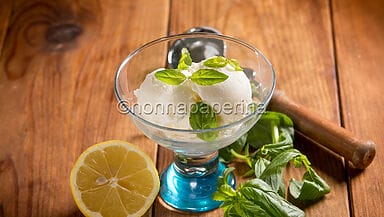 Gelato al basilico e limone