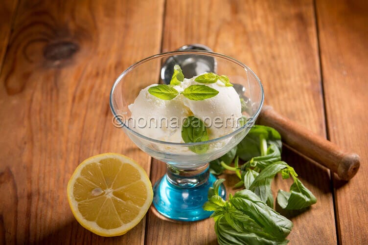 Gelato al basilico e limone