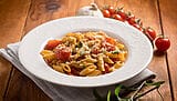 Pasta con carletti, pomodori e pangrattato: un primo rustico Pasta con carletti, pomodori e pangrattato: un primo rustico