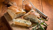 Rotolo di pasta sfoglia ripieno con carletti