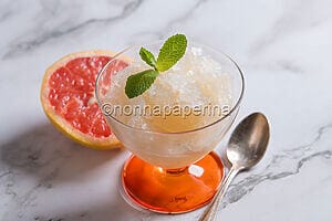 Sorbetto al pompelmo fatto in casa, buono come al ristorante Sorbetto al pompelmo fatto in casa, buono come al ristorante