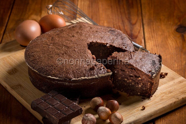 Torta caprese alle nocciole
