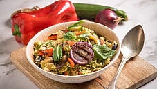Cous cous estivo con verdure e pesto