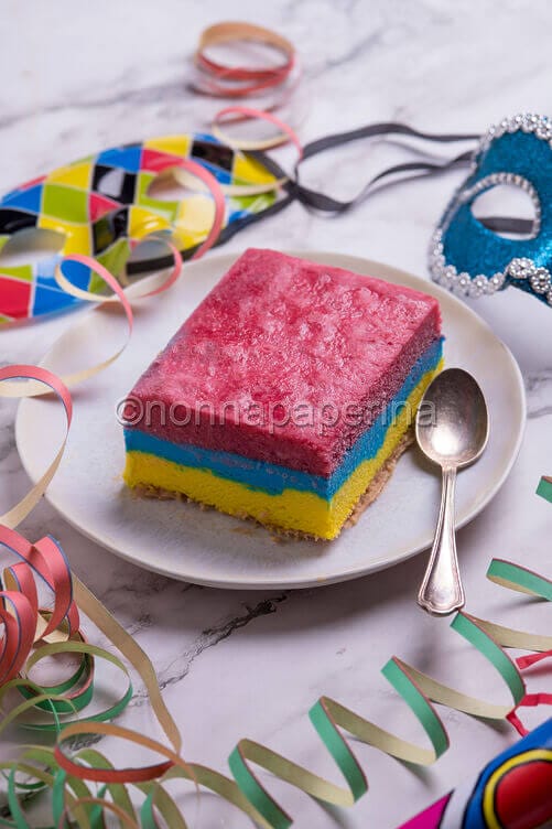 Gelato artigianale colorato per Carnevale