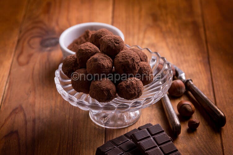 Tartufi al cioccolato e nocciole